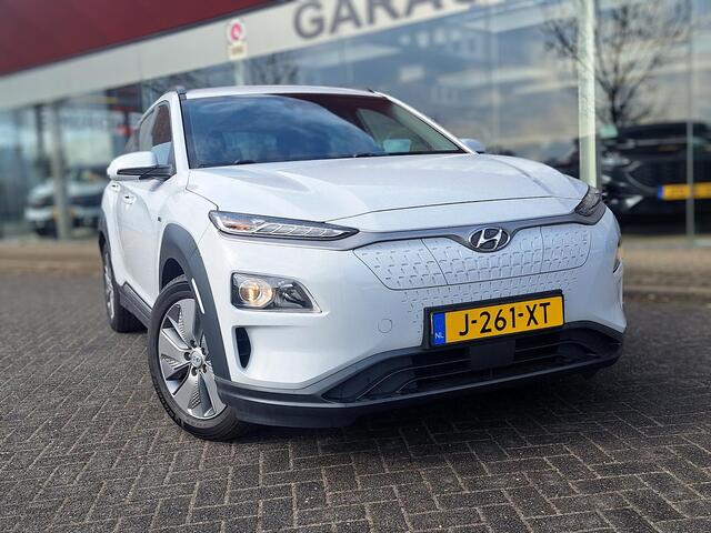 Hyundai Kona EV Fashion 64 kWh | SOH: nnb | 3 Fase | Warmtepomp | HUD | Navi | Adaptive CC | Blindspot |