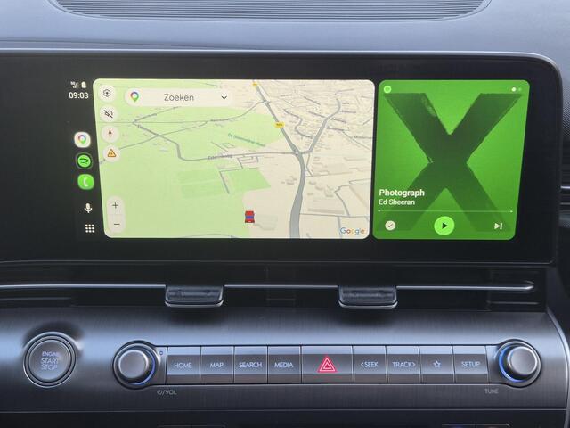 Hyundai Kona 1.6 GDI HEV Comfort Smart / Fabrieksgarantie tot 1-2030 / Stuur- & Stoelverwarming / Apple Carplay Android Auto / Achteruitrijcamera / Keyless Entry/Start / Adaptief cruise control / Climate control / Navigatie / Parkeersensoren voor en achter /