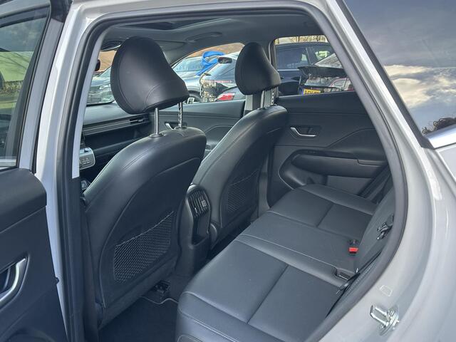 Hyundai Kona 1.6 GDI HEV Premium Sky VAN: 34.900,- VOOR 31.877,- UW LENTEVOORDEEL: 3.023,- | DEALER ONDERHOUDEN | FABR. GARANTIE t/m 06-2031