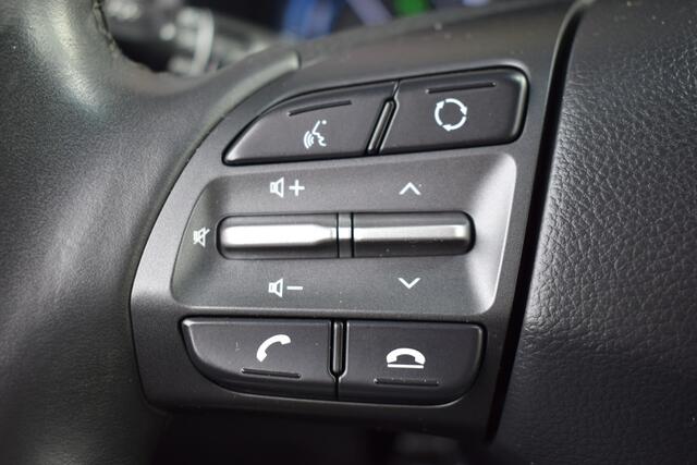 Hyundai Kona 1.6 GDI HEV Fashion | Automaat | Trekhaak | Navigatie | Camera | Adaptieve Cruise Control |