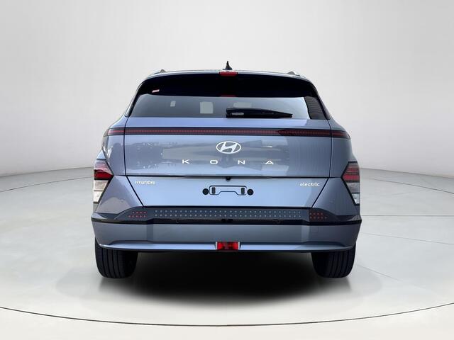 Hyundai Kona Electric Long Range Pure edition 64.8 kWh | Uit voorraad leverbaar! | Parkeersensoren voor en achter | Adaptieve Cruise Control | Keyless entry en start |