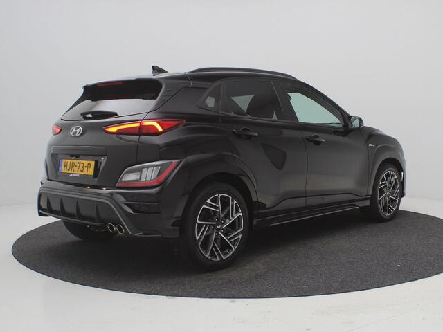 Hyundai Kona 1.0 T-GDI N Line / Elektrisch verstelbare voorstoelen / Voor & Achterstoel verwarming / Voorstoel ventilatie / N-line interieur & Exterieur / Navigatie / All seasonbanden / Dealer odnerhouden / 18" LMV / Parkeersensoren voor & achter / Keyless Entry /