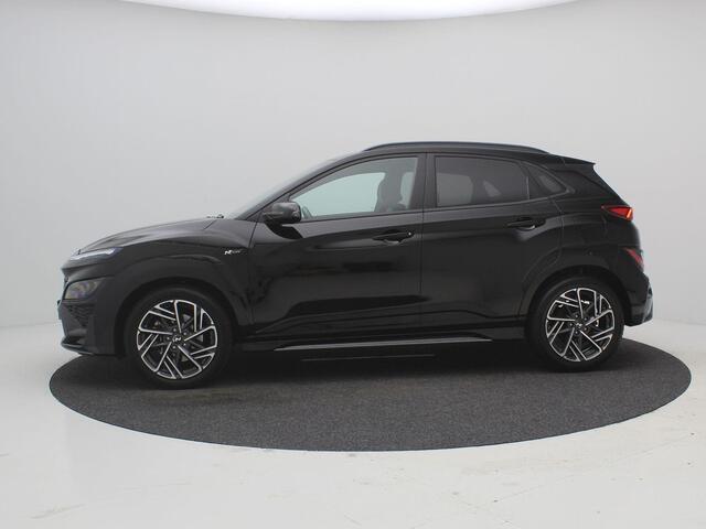 Hyundai Kona 1.0 T-GDI N Line / Elektrisch verstelbare voorstoelen / Voor & Achterstoel verwarming / Voorstoel ventilatie / N-line interieur & Exterieur / Navigatie / All seasonbanden / Dealer odnerhouden / 18" LMV / Parkeersensoren voor & achter / Keyless Entry /