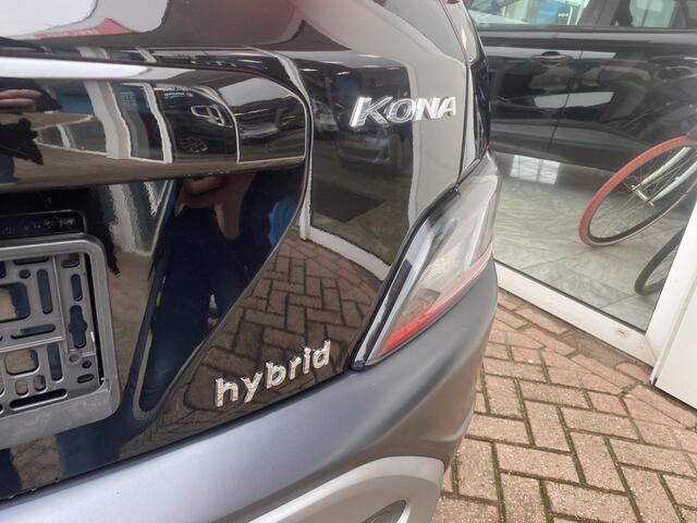 Hyundai Kona 1.6 GDI HEV Fashion edition Navigatie, HUD, parkeersensoren, achteruitrij camera, keyless, draadloze telefoonlader, Apple CarPlay/Android Auto, automaat!
