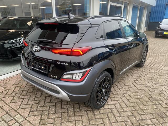 Hyundai Kona 1.6 GDI HEV Fashion edition Navigatie, HUD, parkeersensoren, achteruitrij camera, keyless, draadloze telefoonlader, Apple CarPlay/Android Auto, automaat!