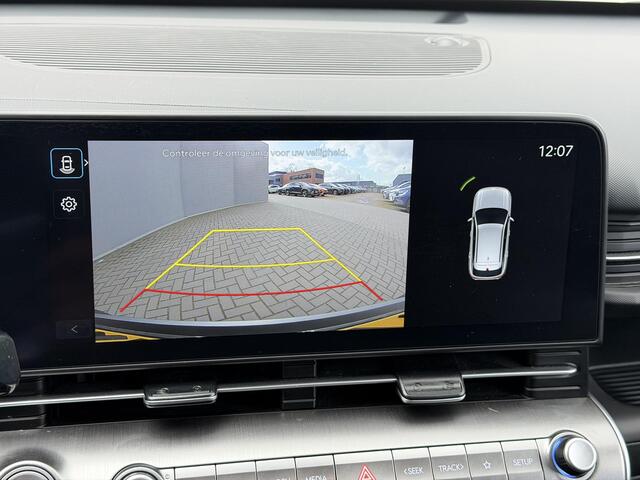 Hyundai Kona 1.6 GDI HEV Comfort Smart Automaat / Fabrieksgarantie tot 1-2030 / Stuur- & Stoel verwarming / Achteruitrijcamera / Apple Carplay Android Auto / Keyless Entry/Start / Adaptief cruise control / Draadloze telefoon lader / Climate control /