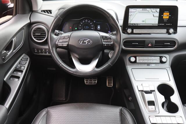 Hyundai Kona EV Premium 64 kWh SOH 100% Elek.Stoel + Leder I Stoel Verw.+Koeling