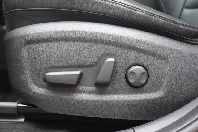 Hyundai Kona EV Premium 64 kWh SOH 100% Elek.Stoel + Leder I Stoel Verw.+Koeling