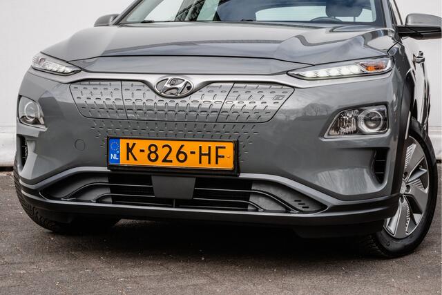 Hyundai Kona EV Comfort Smart 39 kWh SOH 96% 3-Fase/ Camera/ Navigatie/ Carplay/ Adapt. cruise/ Dab/ Warmtepomp