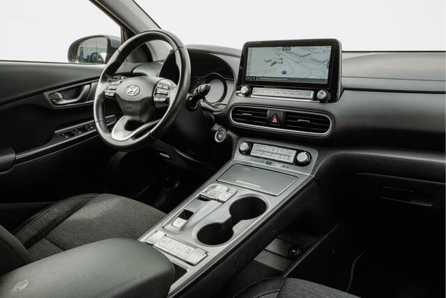 Hyundai Kona EV Comfort Smart 39 kWh SOH 96% 3-Fase/ Camera/ Navigatie/ Carplay/ Adapt. cruise/ Dab/ Warmtepomp