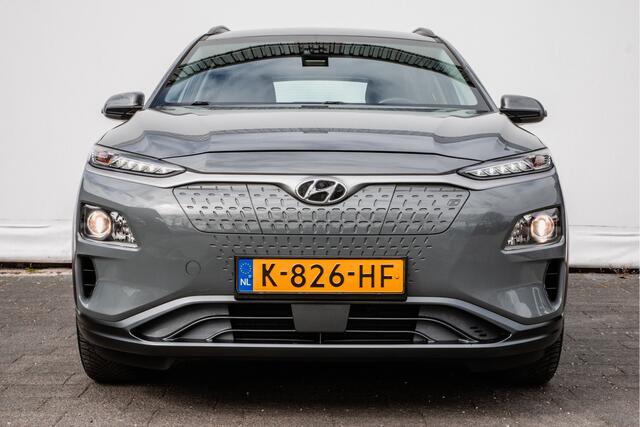 Hyundai Kona EV Comfort Smart 39 kWh SOH 96% 3-Fase/ Camera/ Navigatie/ Carplay/ Adapt. cruise/ Dab/ Warmtepomp