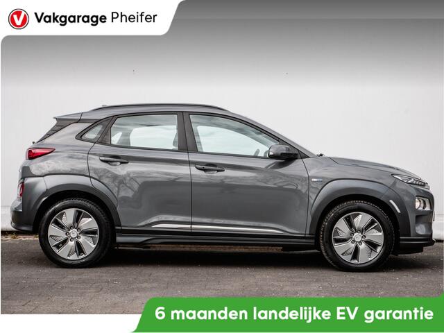 Hyundai Kona EV Comfort Smart 39 kWh SOH 96% 3-Fase/ Camera/ Navigatie/ Carplay/ Adapt. cruise/ Dab/ Warmtepomp