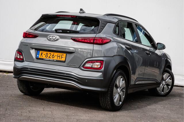 Hyundai Kona EV Comfort Smart 39 kWh SOH 96% 3-Fase/ Camera/ Navigatie/ Carplay/ Adapt. cruise/ Dab/ Warmtepomp