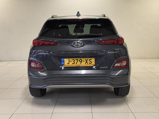 Hyundai Kona EV Fashion 64 kWh | SoH 96,1% | Stoelverwarming | Navigatie | Achteruitrijcamera |