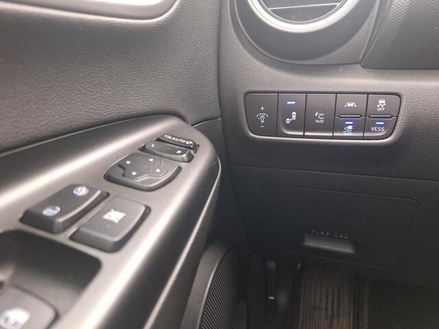 Hyundai Kona EV Premium 64 kWh | SOH: nnb | Leder | LED | Adaptive CC | Camera |