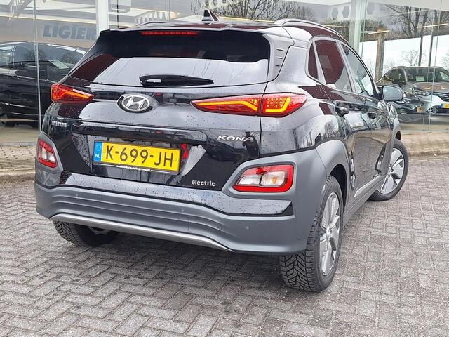 Hyundai Kona EV Fashion 64 kWh | SOH: 95,2% | 3 Fase | Warmtepomp | HUD | Navi | Adaptive CC | Blindspot |