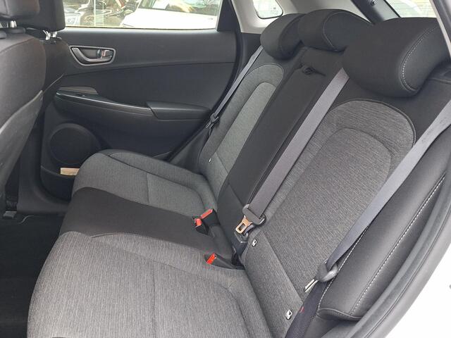 Hyundai Kona EV Comfort 64 kWh | SOH: nnb | 3 fase | Warmtepomp | Adaptive CC | Camera |