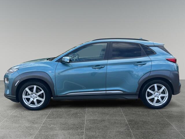 Hyundai Kona EV Premium 64 kWh 204pk | TREKHAAK | LEDEREN BEKLEDING | ELEK. VERSTELBARE STOELEN | STOEL- & STUURVERWARMING | STOELVENTILATIE | APPLE CARPLAY & ANDROID AUTO | PARKEERSENSOREN |