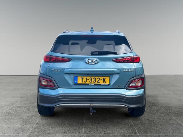 Hyundai Kona EV Premium 64 kWh 204pk | TREKHAAK | LEDEREN BEKLEDING | ELEK. VERSTELBARE STOELEN | STOEL- & STUURVERWARMING | STOELVENTILATIE | APPLE CARPLAY & ANDROID AUTO | PARKEERSENSOREN |