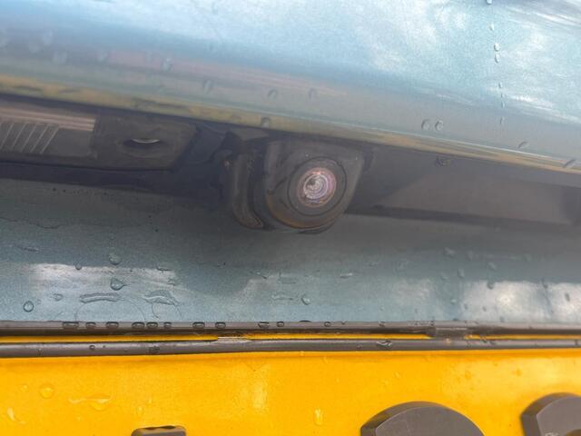 Hyundai Kona EV Premium 64 kWh 204pk | TREKHAAK | LEDEREN BEKLEDING | ELEK. VERSTELBARE STOELEN | STOEL- & STUURVERWARMING | STOELVENTILATIE | APPLE CARPLAY & ANDROID AUTO | PARKEERSENSOREN |