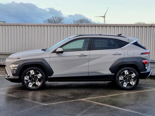 Hyundai Kona 1.6 GDI HEV Comfort Plus / ¤3500,- voordeel / Elektrische Achterklep / Stoel Verwarming V+A / Stuur Verwarming / Keyless / Adaptive Cruise / Navigatie / Apple Carplay & Android Auto /