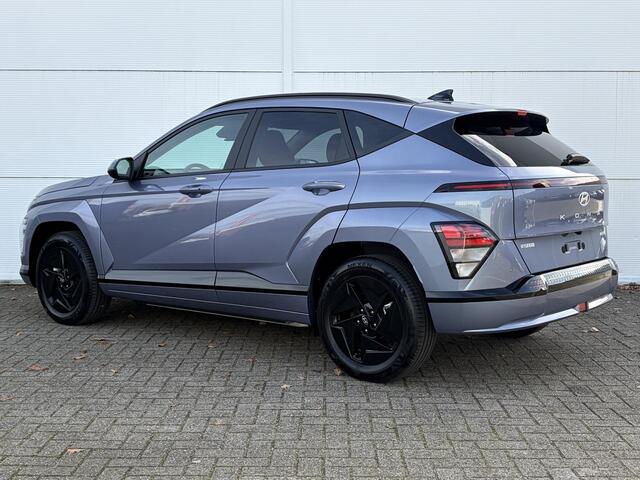 Hyundai Kona Electric Long Range Pure Edition 64.8 kWh / Navigatie / Apple & Android carplay / Airco / Achteruitrijcamera / Parkeersensoren Voor & Achter /