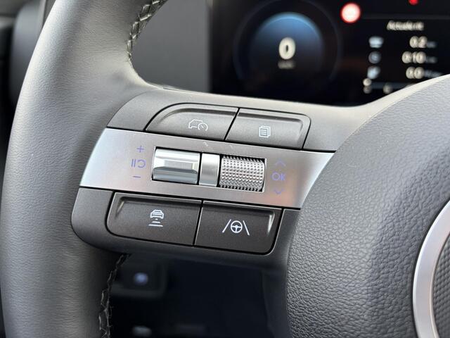 Hyundai Kona Electric Long Range Pure Edition 64.8 kWh / Navigatie / Apple & Android carplay / Airco / Achteruitrijcamera / Parkeersensoren Voor & Achter /