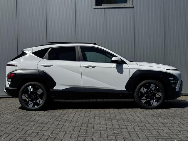 Hyundai Kona 1.6 GDI HEV Premium Sky / 3000 Voordeel / Schuif- & Kanteldak / Stoelverkoeling / Stoelverwarming Voor + Achter / 360 Camera / Memory Seat / BOSE Audio /