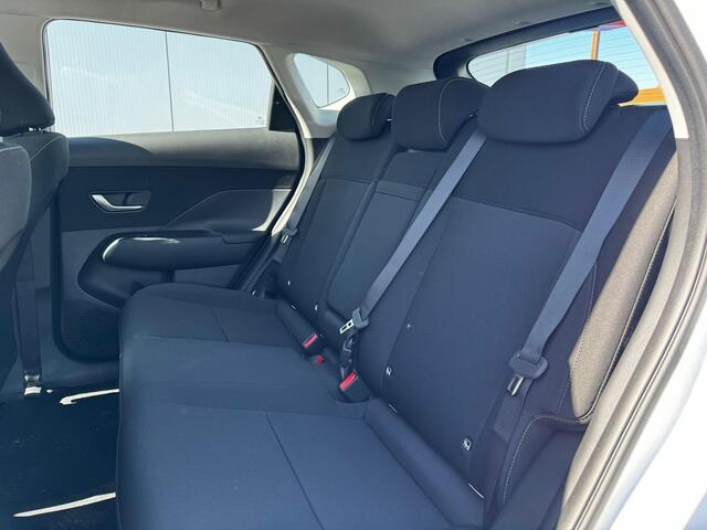 Hyundai Kona Electric Comfort 64.8 kWh / 3500 Voordeel / Achteruitrijcamera / Dynamische Navigatie / Adaptive Cruise Control / Climate Control / Lichtmetalen Velgen /
