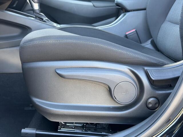 Hyundai Kona 1.6 GDI HEV Comfort Smart / Fabrieksgarantie tot 2-2028 / Goed Onderhouden / Navigatie / Apple Carplay & Android Auto / Camera / Cruise Control / PDC /