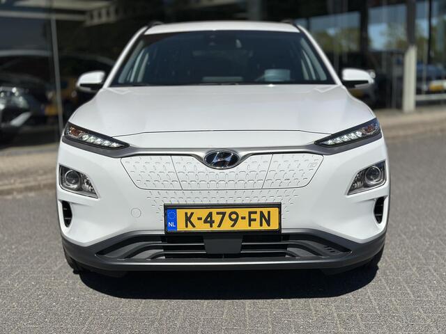 Hyundai Kona EV Fashion 64 kWh | SOH: 96,7% | Lage kmstand | 3 Fase | Warmtepomp | Blindspot |