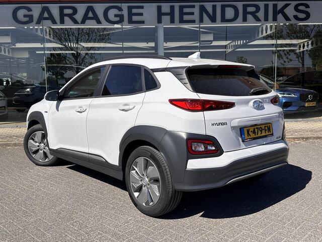 Hyundai Kona EV Fashion 64 kWh | SOH: 96,7% | Lage kmstand | 3 Fase | Warmtepomp | Blindspot |