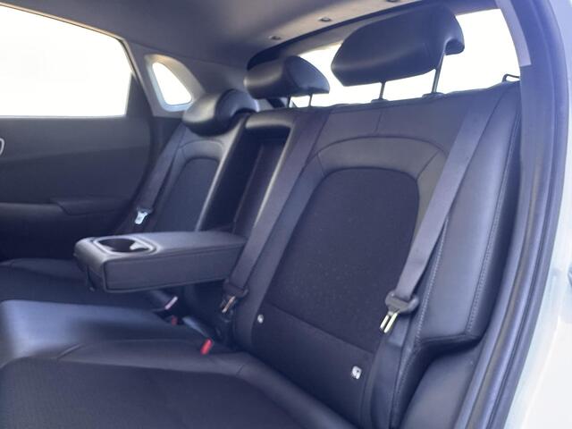 Hyundai Kona EV Fashion 64 kWh | SOH: 96,7% | Lage kmstand | 3 Fase | Warmtepomp | Blindspot |