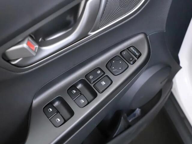 Hyundai Kona EV Premium 64 kWh Gratis Afleverpakket! | Stoelverwaming/ventilatie | Adaptieve Cruise |