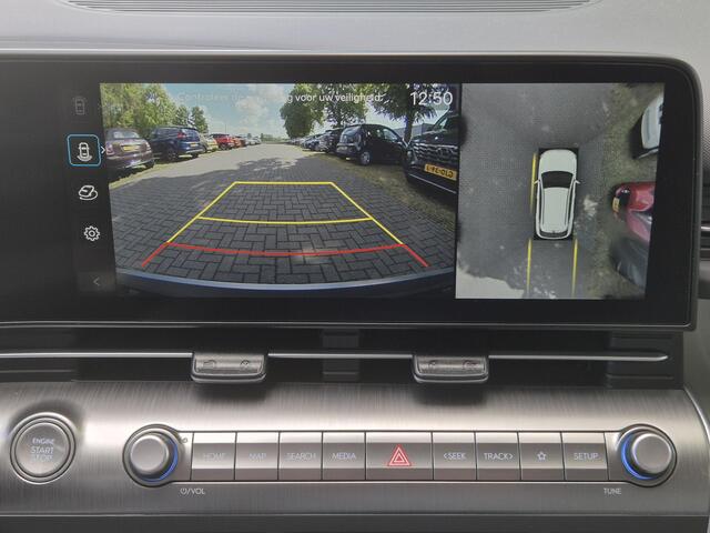 Hyundai Kona 1.6 GDI HEV Premium Sky / Glazen schuif- en kanteldak / Stuur- Stoel & Achterbankverwarming / Elektrische achterklep / Stoelventilatie / Bose Audio Systeem / Rondomzicht camera / Adaptief cruise control / Keyless Entry/Start / Apple Carplay Android Auto /