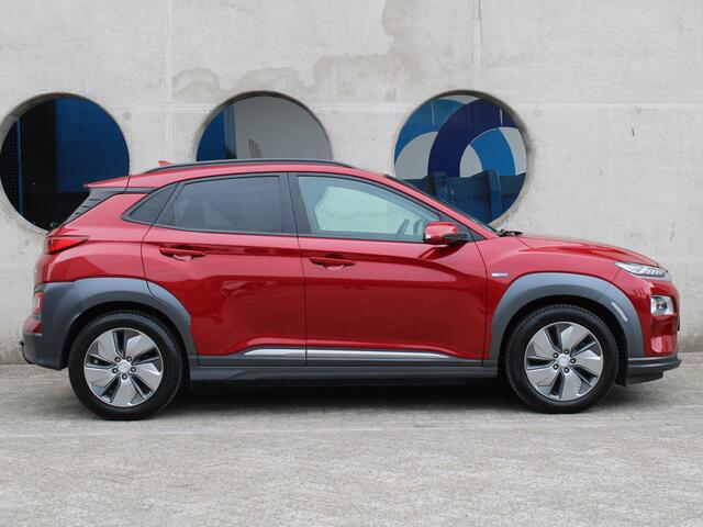 Hyundai Kona EV Premium 64 kWh | STOELVERWARMING |