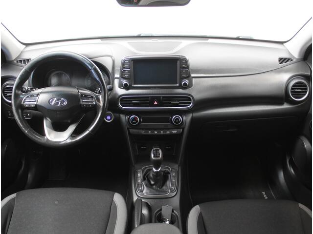 Hyundai Kona 1.0T Fashion CLIMATE | CARPLAY | CAMERA | LMV17 | PDCA | CRUISE | NAVI | STOEL/STUURVERW