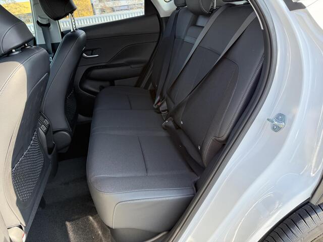 Hyundai Kona 1.6 GDI HEV Comfort Plus / ¤4.000,- Korting / Elektrische Achterklep / Stoel Verwarming V+A / Stuur Verwarming / Keyless / Adaptive Cruise / Navigatie / Apple Carplay & Android Auto /
