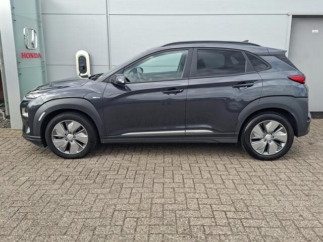 Hyundai Kona EV Premium 64 kWh - Adpt. cruise | HUD | Stoelverw./verkoeling | Cam.