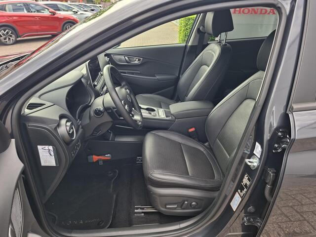 Hyundai Kona EV Premium 64 kWh - Adpt. cruise | HUD | Stoelverw./verkoeling | Cam.