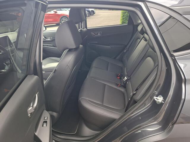 Hyundai Kona EV Premium 64 kWh - Adpt. cruise | HUD | Stoelverw./verkoeling | Cam.