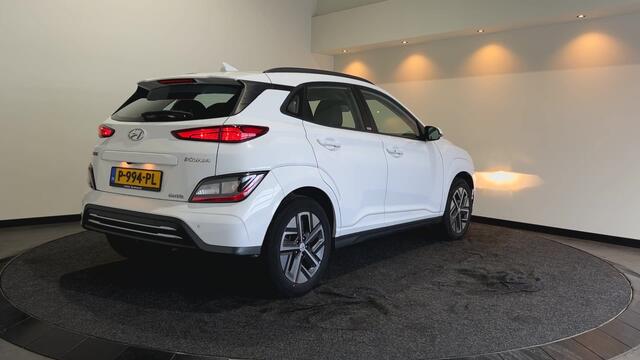Hyundai Kona EV Comfort 39 kWh - Verwarmde stoelen | Digitaal dashboard | Hill hold functie |