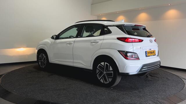 Hyundai Kona EV Comfort 39 kWh - Verwarmde stoelen | Digitaal dashboard | Hill hold functie |