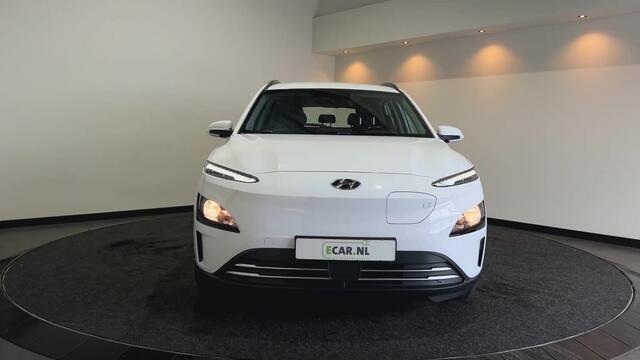 Hyundai Kona EV Comfort 39 kWh - Verwarmde stoelen | Digitaal dashboard | Hill hold functie |