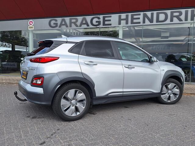 Hyundai Kona EV Fashion 64 kWh | SOH: 94,3% | 3 fase | Warmtepomp | Trekhaak | Camera | Adaptive CC | Blindspot |