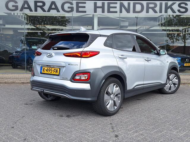Hyundai Kona EV Fashion 64 kWh | SOH: 94,3% | 3 fase | Warmtepomp | Trekhaak | Camera | Adaptive CC | Blindspot |