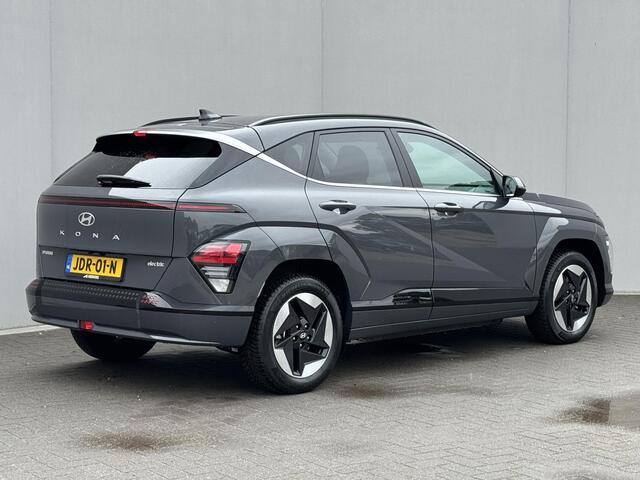 Hyundai Kona Electric Comfort Smart 65.4 kWh / Fabrieksgarantie tot 9-2030 / SOH 100% / Stuur- & Stoel verwarming / Achteruitrijcamera / Apple Carplay Android Auto / Keyless Entry/Start / Adaptief cruise control / Climate control /