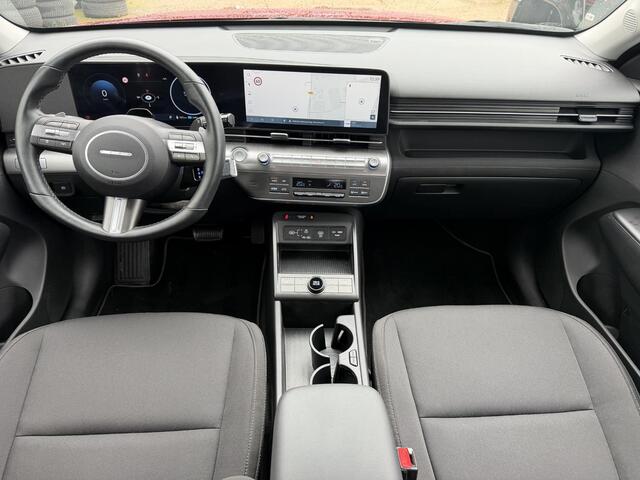 Hyundai Kona Electric Comfort Smart 48.4 kWh / SOH 100% / Fabrieksgarantie tot 2-2030 / Adaptieve Cruise / Navigatie / Camera / Stoel Verwarming / Stuurwiel Verwarming / Adaptieve Cruise /