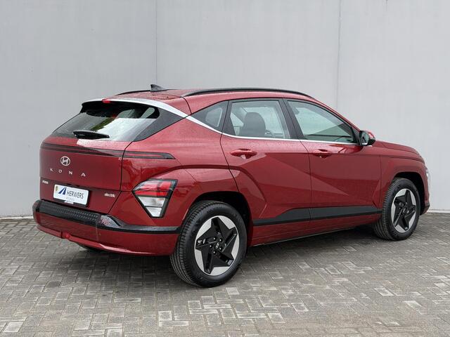 Hyundai Kona Electric Comfort Smart 48.4 kWh / SOH 100% / Fabrieksgarantie tot 2-2030 / Adaptieve Cruise / Navigatie / Camera / Stoel Verwarming / Stuurwiel Verwarming / Adaptieve Cruise /