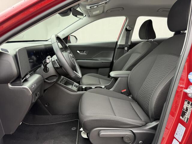 Hyundai Kona Electric Comfort Smart 48.4 kWh / SOH 100% / Fabrieksgarantie tot 2-2030 / Adaptieve Cruise / Navigatie / Camera / Stoel Verwarming / Stuurwiel Verwarming / Adaptieve Cruise /